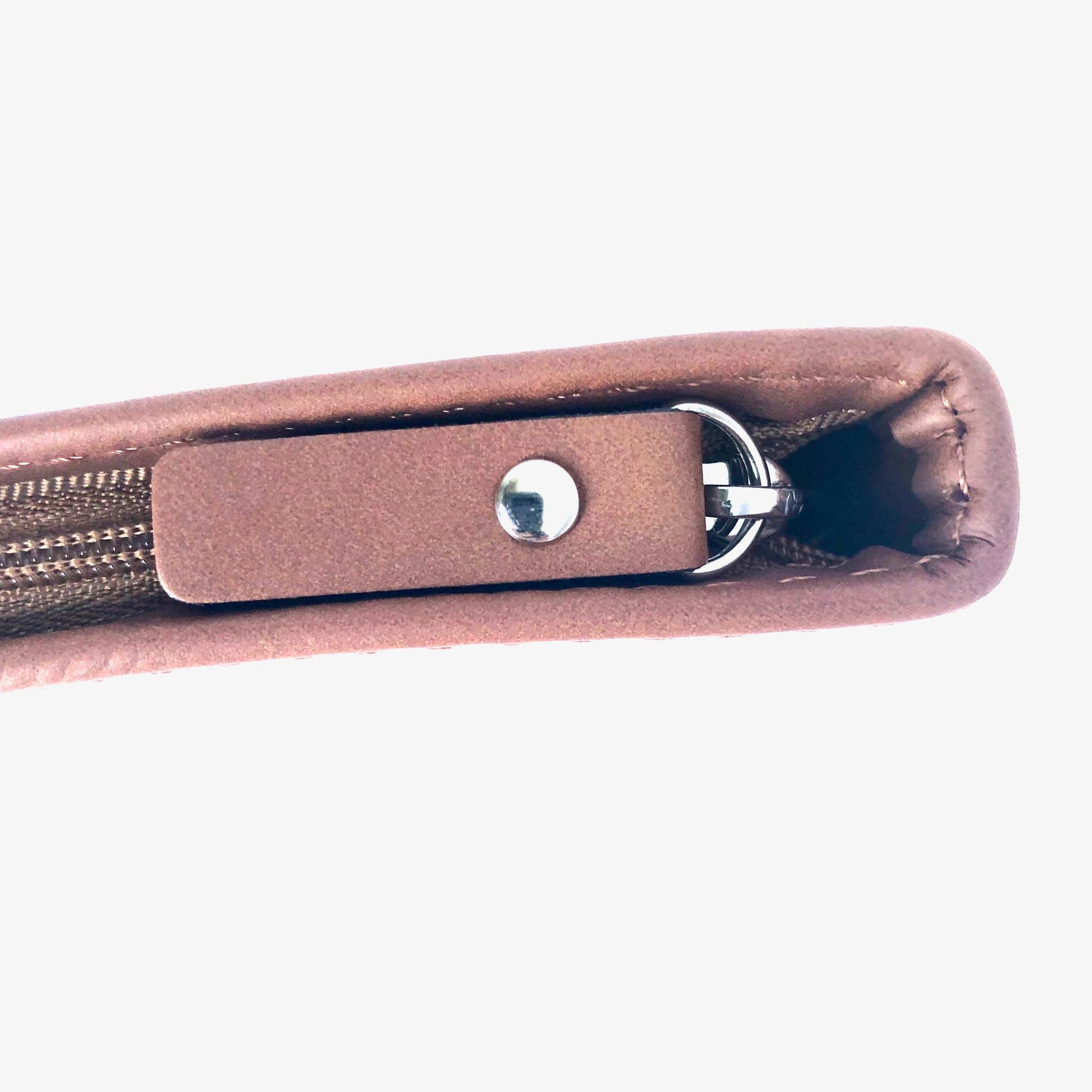 Close up view of Chestnut manicure set zipper. Showing the quality in the craftsmanship.